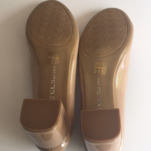 Ada style Chinese Laundry - Picture 5 of 16